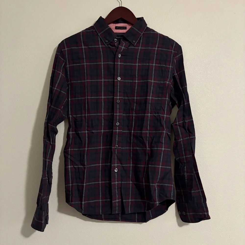 Banana Republic Men’s Button Down Untucked Fit Plaid Shirt Size Small Gray Red